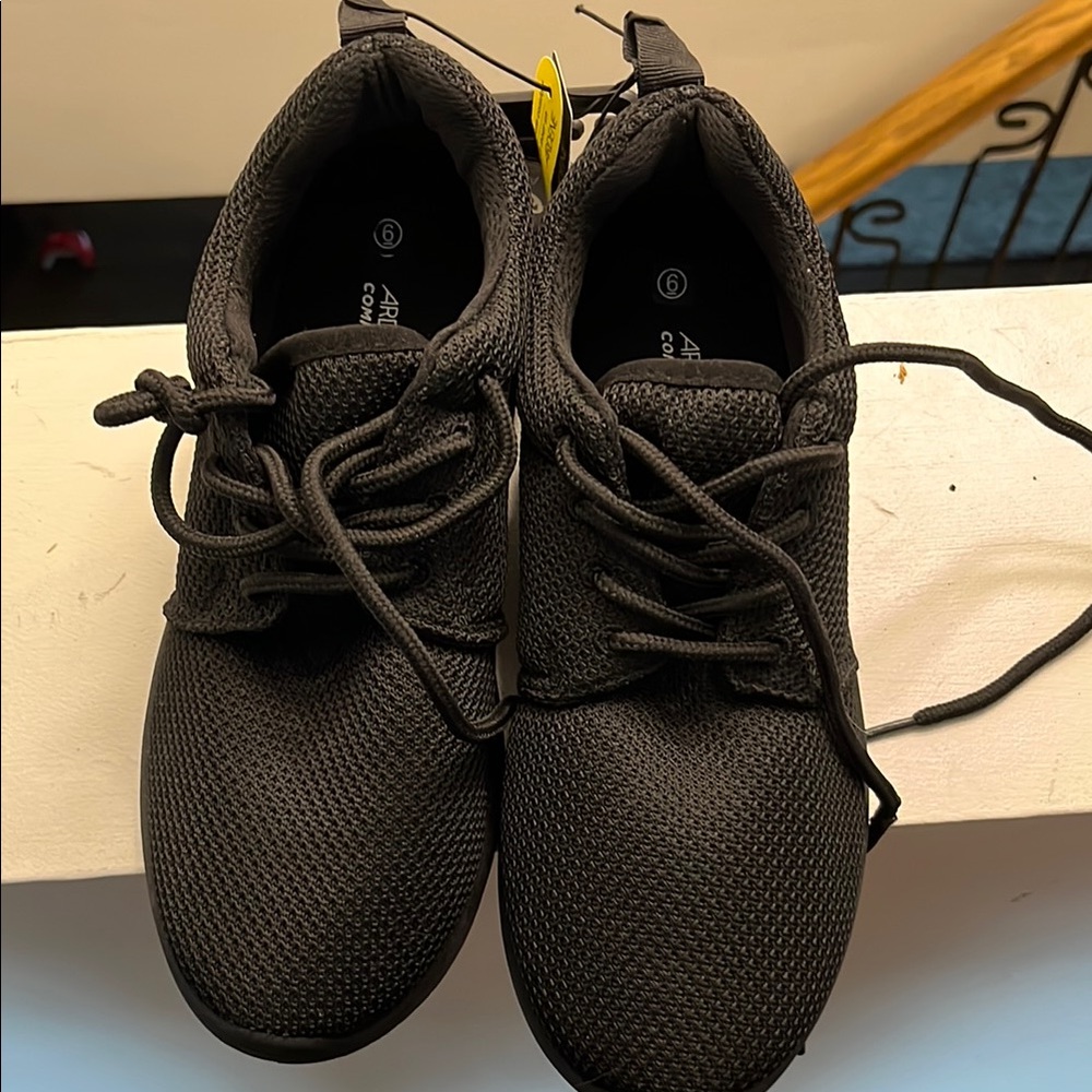 Sleek Black Lace-Up Sneakers
